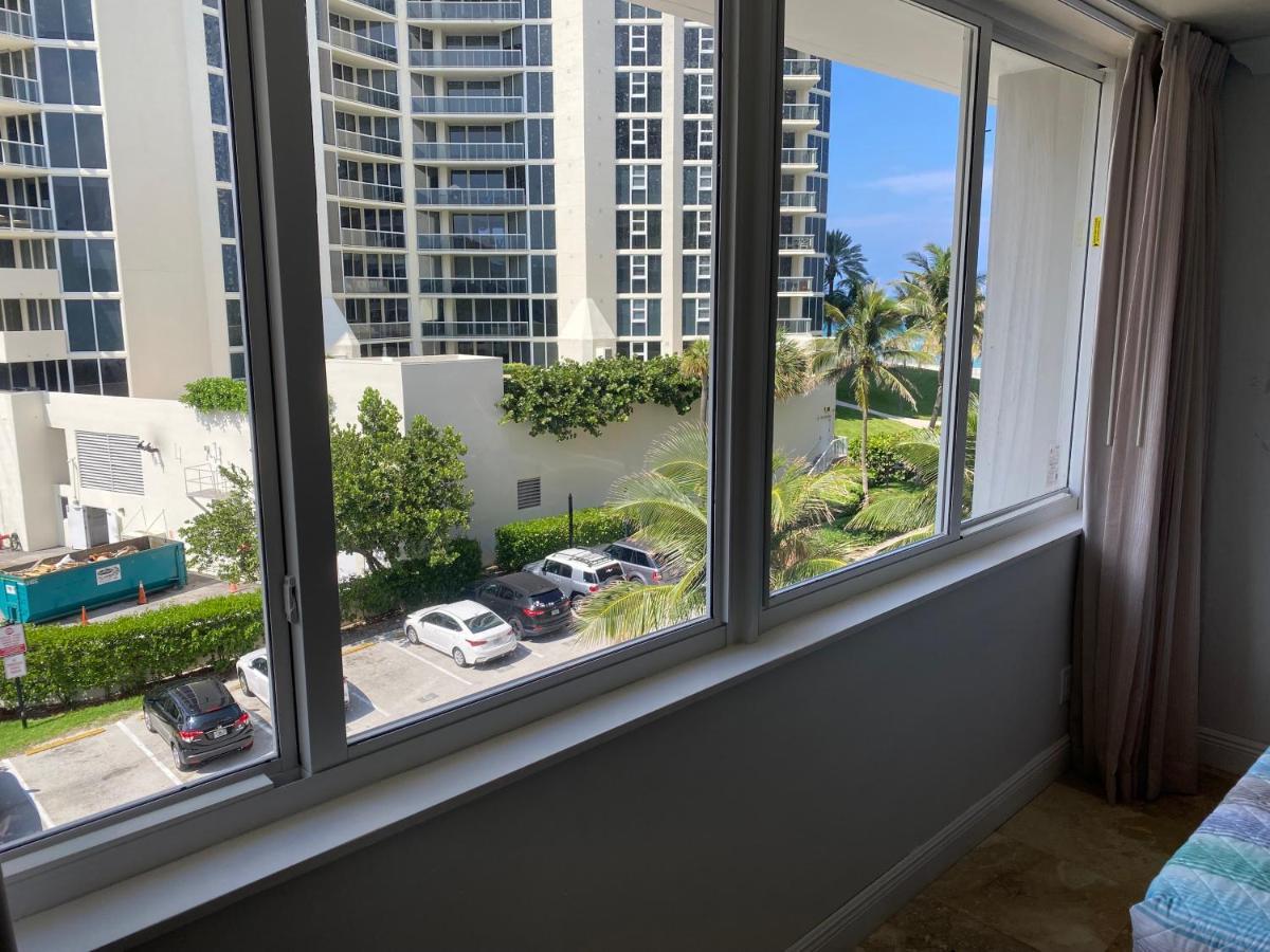 Beachfront Condo In Miami! Съни Айлс Бийч Екстериор снимка
